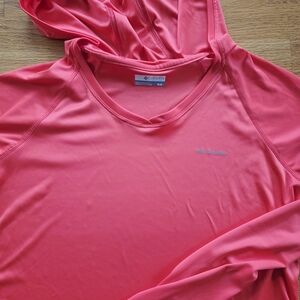 Columbia Vivid Pink Omnishield Top With Built In SPF Medium
